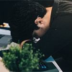 Cómo solucionar problemas de pantalla negra en la computadora
