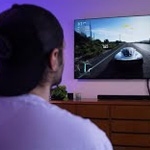 Sebastián Urban explora la tecnología del Samsung OLED 77”
