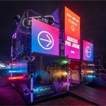 Nubia presentó sus nuevos auriculares LiveFlip en Cosquín Rock