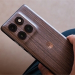 motorola edge 60 pro en color PANTONE Walnut