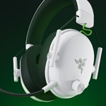 Razer presenta el headset BlackShark V3 para Xbox en color blanco