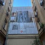 LG presentó su nuevo lavasecarropas con una innovadora intervención urbana en estratégicos pulmones de edificios